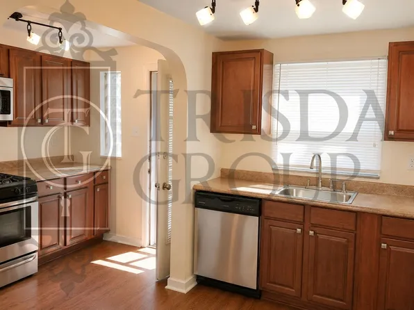 Avail Oct 21st: Mt Washington Rowhouse W/ Garage, Laundry, Ac, Hw Floors, Pets Ok!, 559 Southern Ave, Pittsburgh, PA 15211