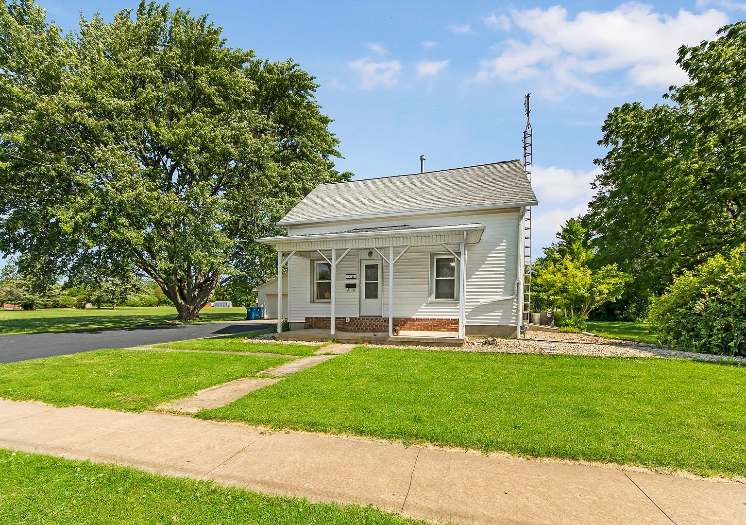 710 W 6th St, Minonk, IL 61760 MLS 12076653 Zillow