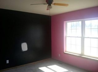 703 Hillcrest Dr, Clay Center, KS 67432