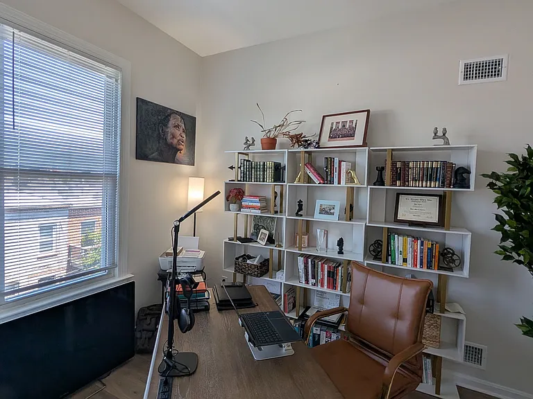 616 E St NE #A — Photo 21