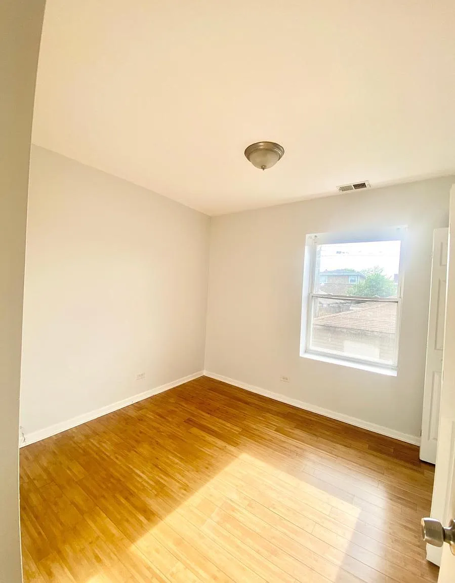 2 bed, 1500 sqft, $1,200 — Photo 4