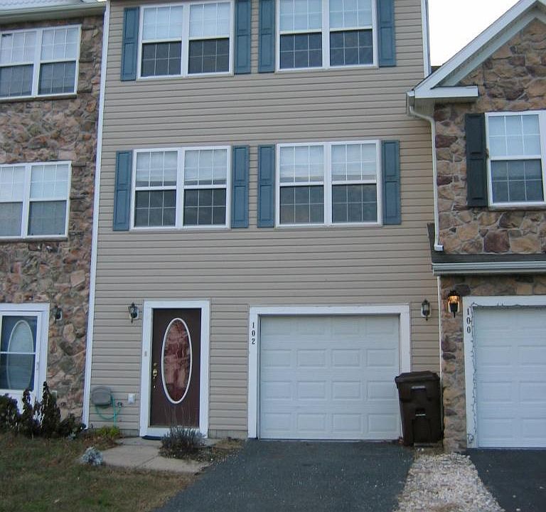1st image of 102 Wood Duck Dr