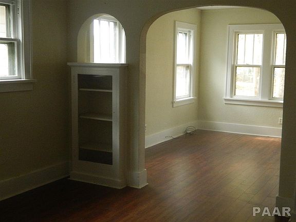 3rd image of 2612 N Peoria Ave