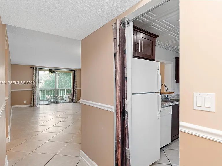 301 NE 14th Ave #307 — Photo 31