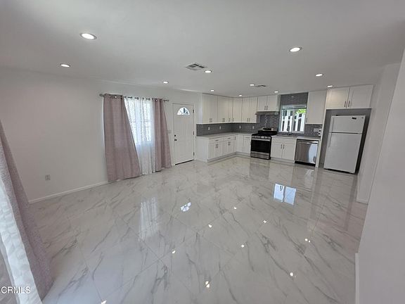 3rd image of 10926 Woodward Ave