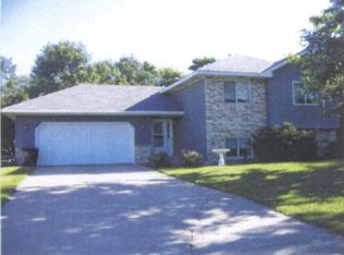 7590 231st St N, Forest Lake, MN 55025