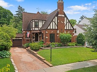 155 Stratford Rd, Des Plaines, IL 60016