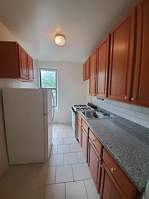 1st image of 225 Parkside Ave #27
