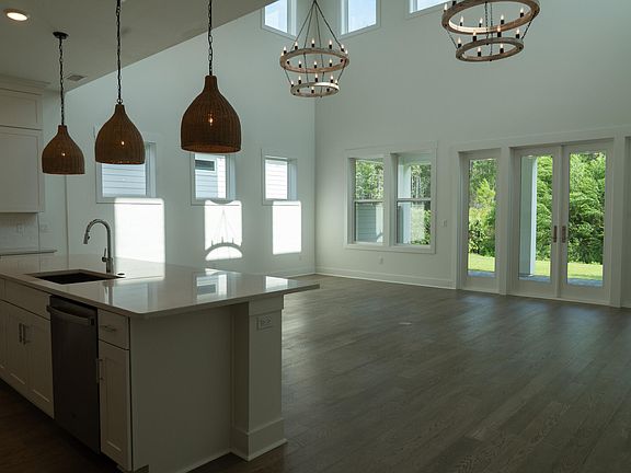 2nd image of 21 Anastasia Cir