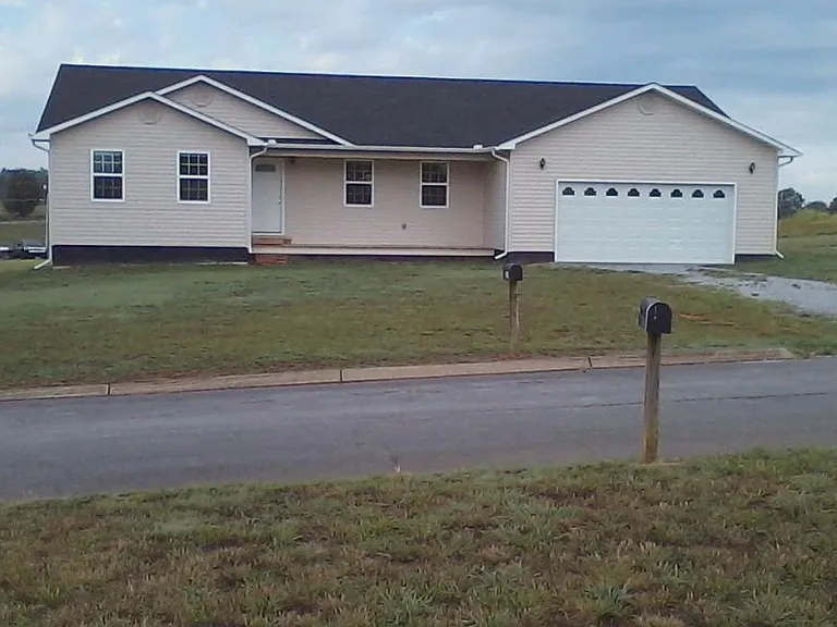 111 Country View Dr — Photo 1