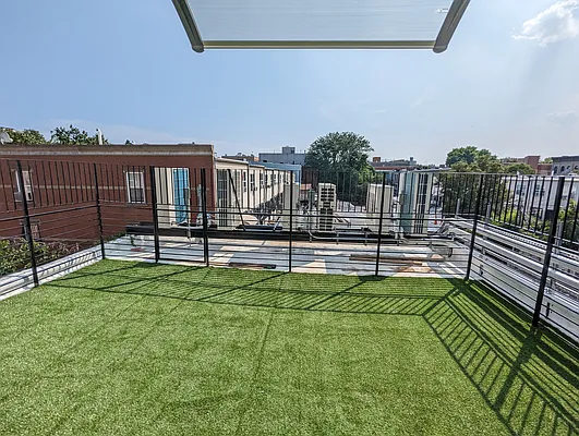 Rented by MySpaceNYC | media 18