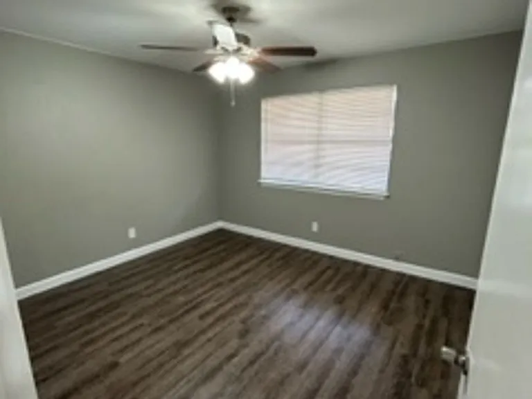 400 Donnell Dr — Photo 12
