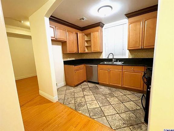 4th image of 465 E San Jose Ave Unit 105