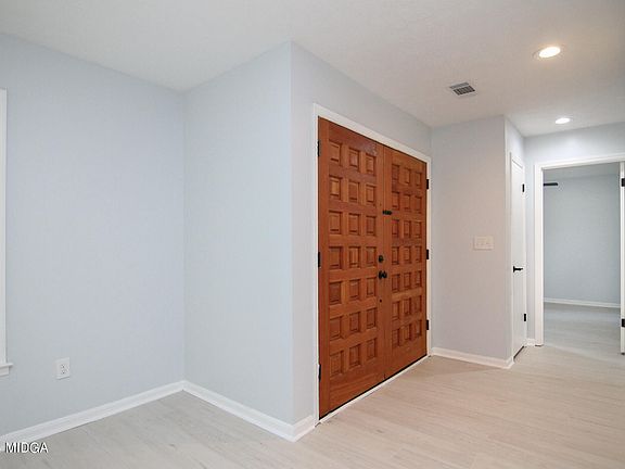 5th image of 426 Forest Lake Dr