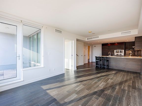 3rd image of 7468 Lansdowne Rd #310