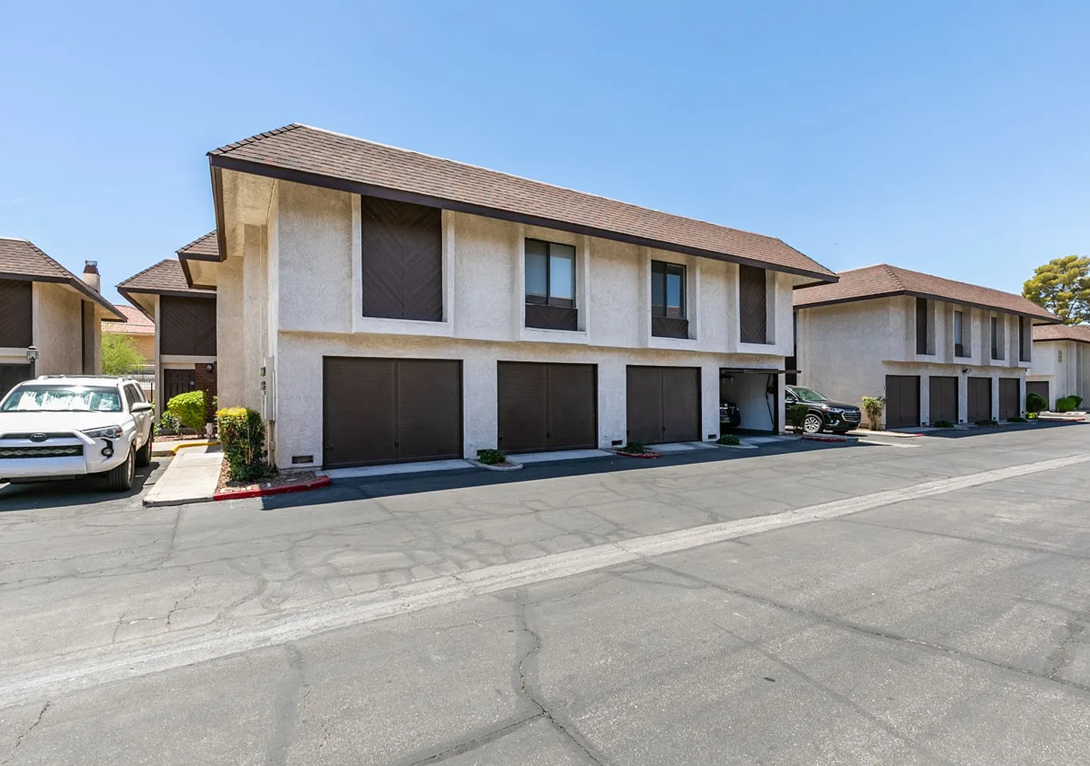 2127 Pine Breeze Ln — Photo 3