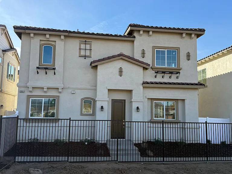 13561 Magnolia Way — Photo 1