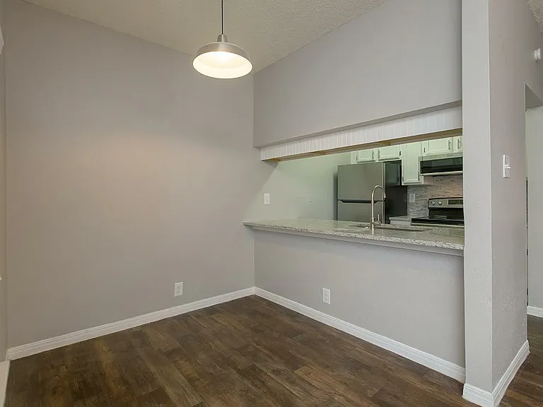 Lamar Place Apartments — Photo 115