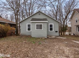 307 Prospect St, Iowa Falls, IA 50126