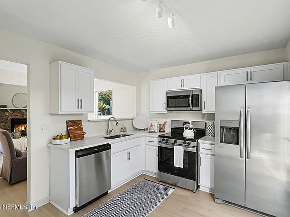 3rd image of 11346 SKIMMER Court