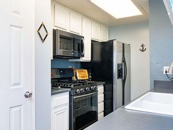 5th image of 2090 Calle La Sombra Unit 3