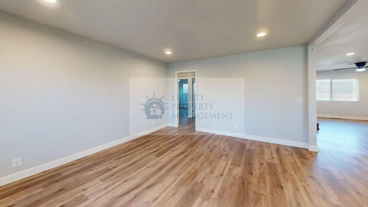 3 bed, 1519 sqft, $2,495 — Photo 3