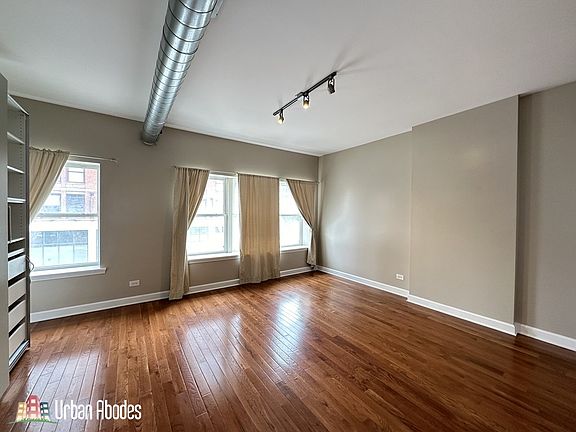 4th image of 674 N Orleans St #2A
