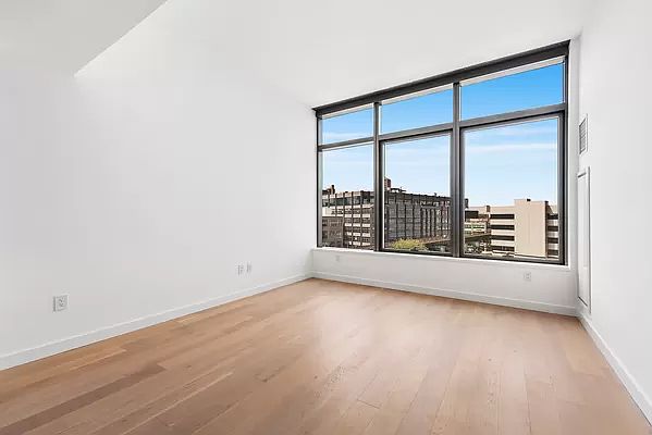 1st image of 3 Court Sq #512