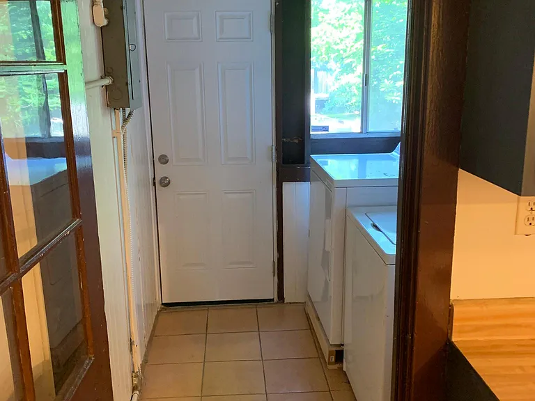 2314 E St — Photo 8