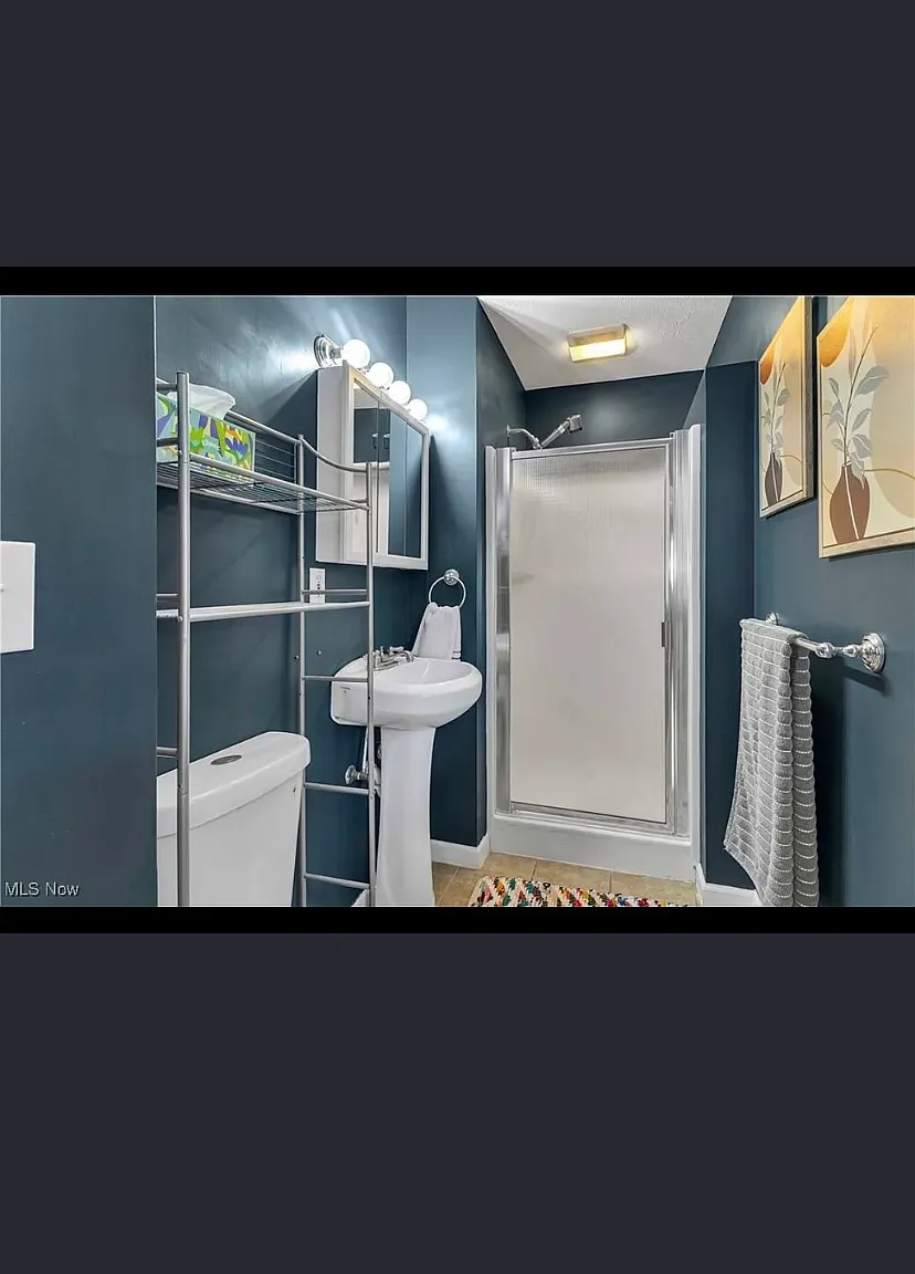 4 bed, 1960 sqft, $2,200 — Photo 4
