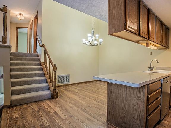 5th image of 8756 Cottonwood Ln N