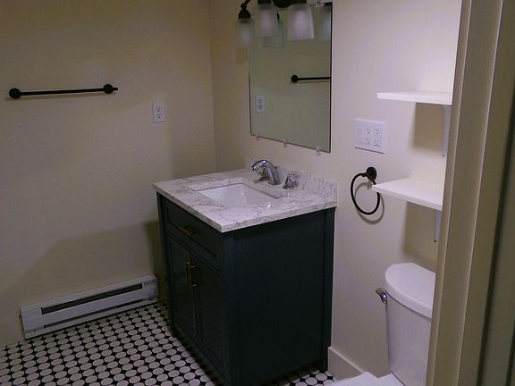 4th image of 38 E Market St #D
