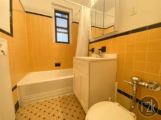 Rented by Realty 2000 Corp | media 16