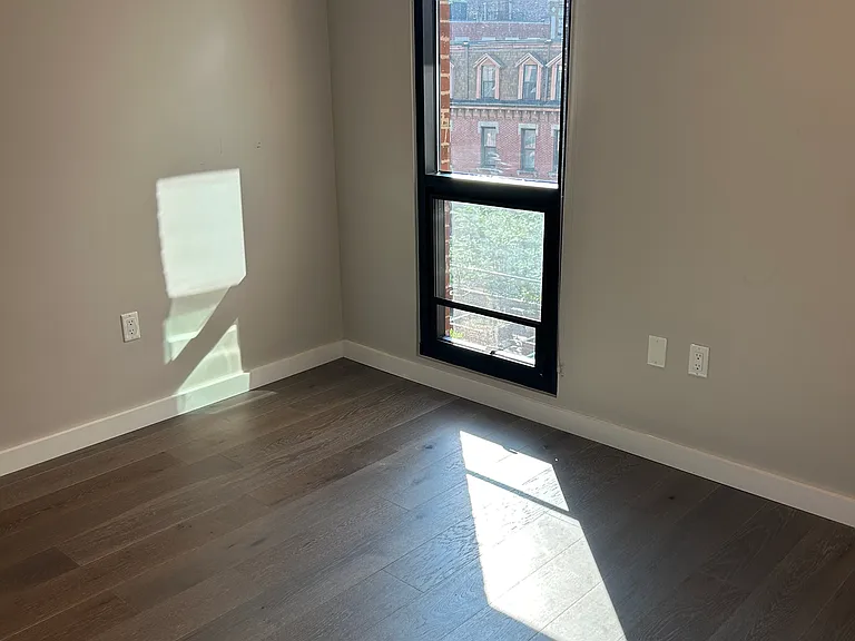 244 Hanover St #510 — Photo 9