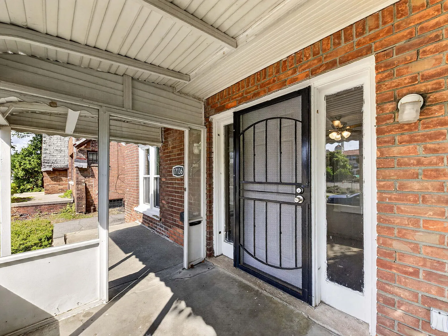 3 bed, 1.5 bath, 1440 sqft, $1,665 — Photo 3