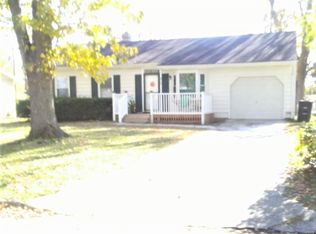 612 Saint Paul Dr, Godfrey, IL 62035