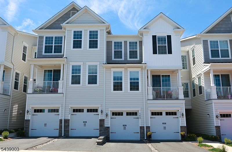 1st image of 108 Aspen Dr