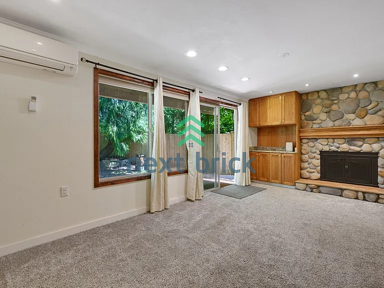 21638 SE 32nd Pl — Photo 10