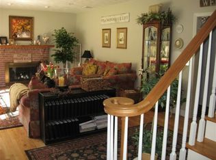 579 Laurel St, Longmeadow, MA 01106