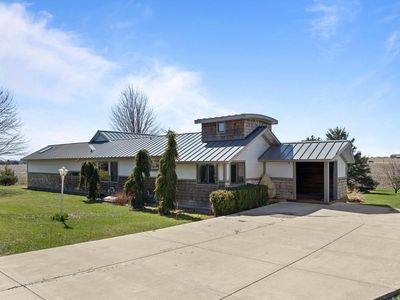 W2823 County Road B, Fontana, WI, 53147