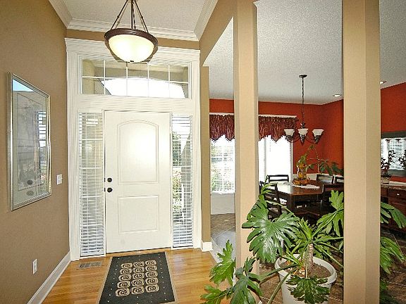 3rd image of 1817 Bur Oak Dr