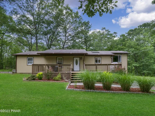 2120 Spring Dr, Bushkill, PA 18324