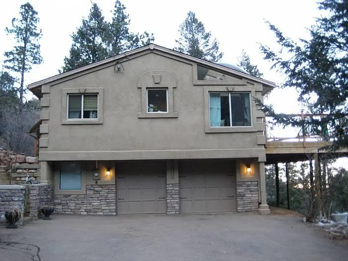 4 bed, 2.5 bath, 2100 sqft, $2,750 — Photo 2