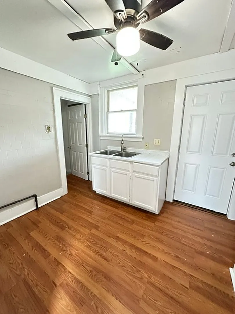 Single Family - 3 Bedroom — Photo 2