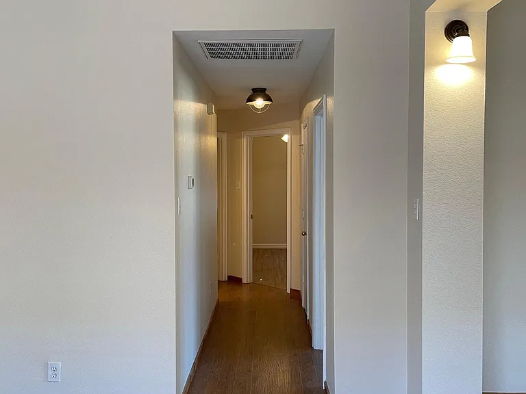 1035 Port Sullivan Dr — Photo 7