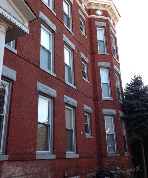 Building Photo 3