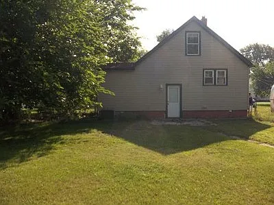 618 Dorcas St photo 1