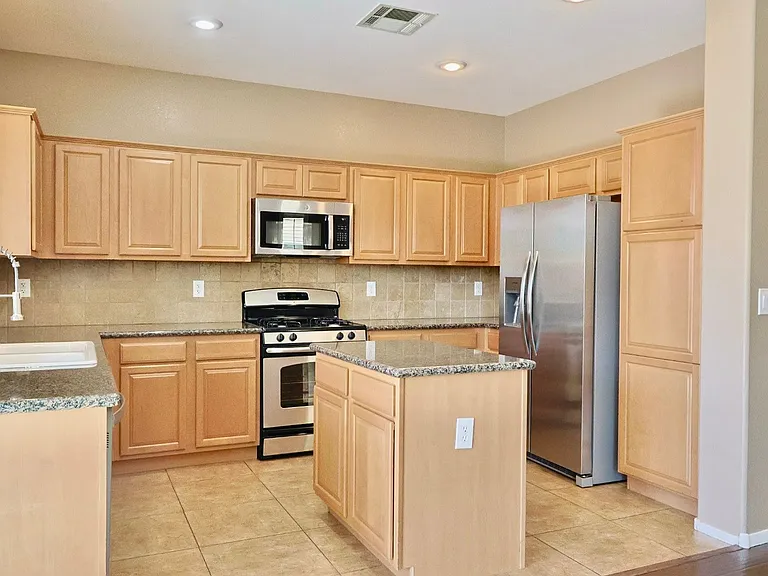 10643 Tray Mountain Ave — Photo 8