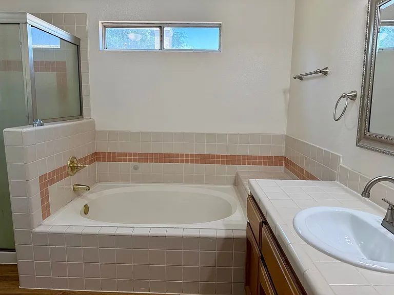 993 E Edgemont Dr — Photo 33