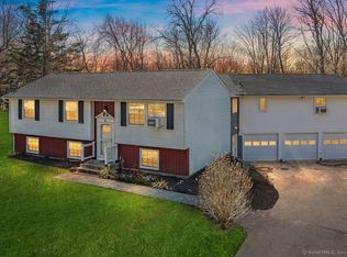 31 Bob White Way, Moosup, CT 06354